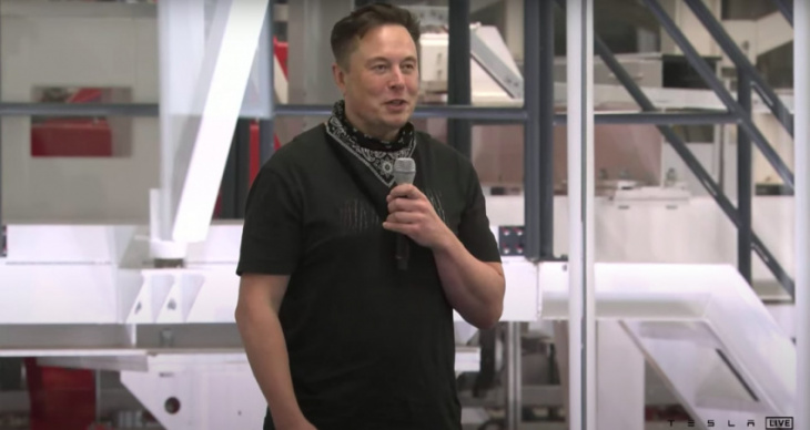 elon musk is trying to think of ways to de-escalate the russia-ukraine war