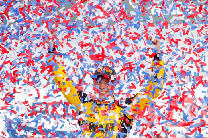 reigning champ kyle larson bows from nascar cup playoff