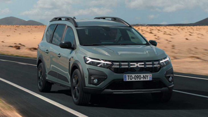 dacia jogger gets four-cylinder hybrid engine with 140 hp