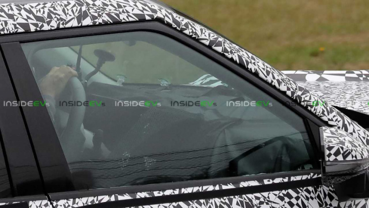 2023 kia ev9 spied on the nurburgring with a peek at its interior