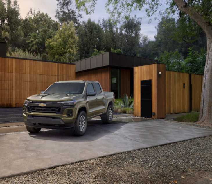 what are the differences between the gmc and chevy small trucks for 2023?