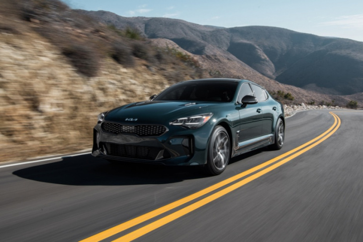 how much does a fully loaded 2022 kia stinger cost?
