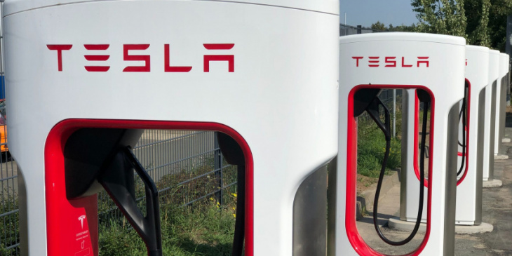 europe: tesla superchargers appear with dynamic pricing