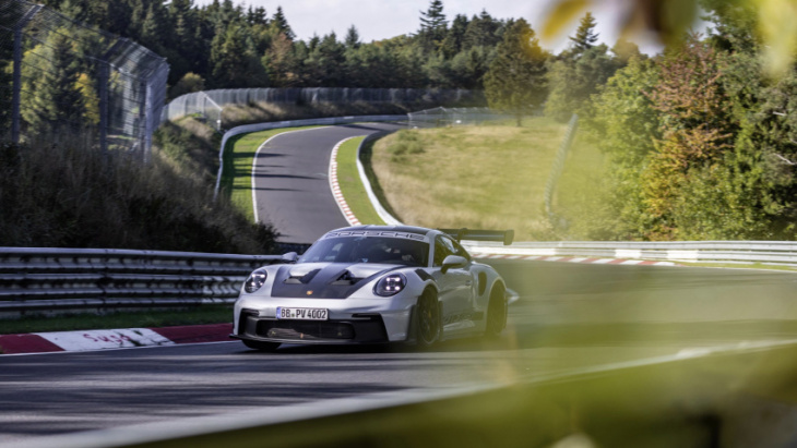 the new porsche 911 gt3 rs has set a mind-blowing nürburgring lap time