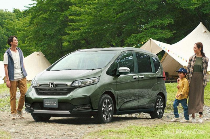 honda freed becomes japan's no.1 minivan in h1 2022 as toyota sienta phases in new model