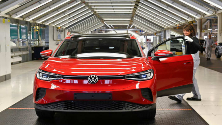 volkswagen sees slight recovery in q3 sales