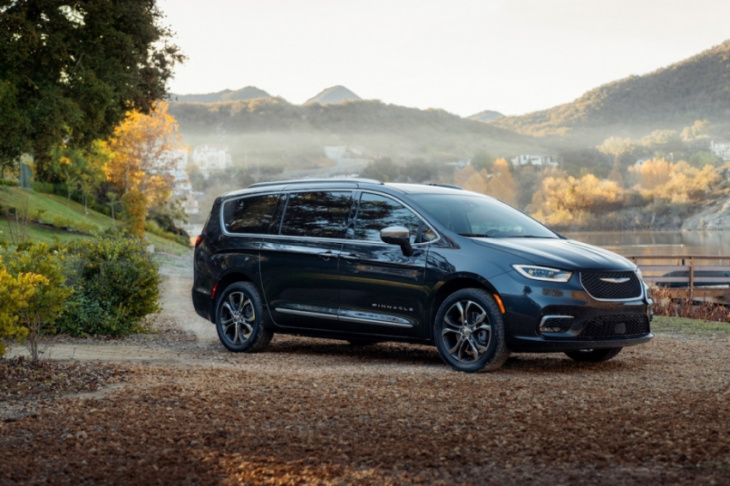 android, 3 advantages the 2023 chrysler pacifica phev has over the kia sportage phev