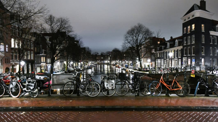how bicycles conquered amsterdam