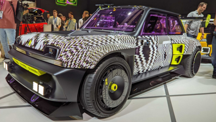 new renault r5 turbo 3e continues celebration of the renault 5 at paris