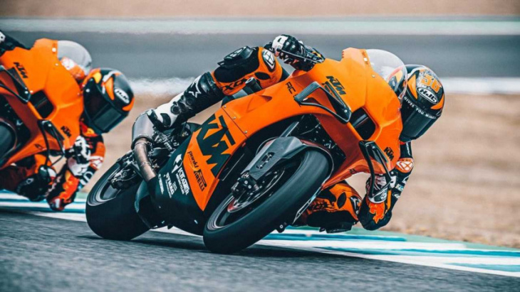 the ktm rc 8c is making its way to the land down under