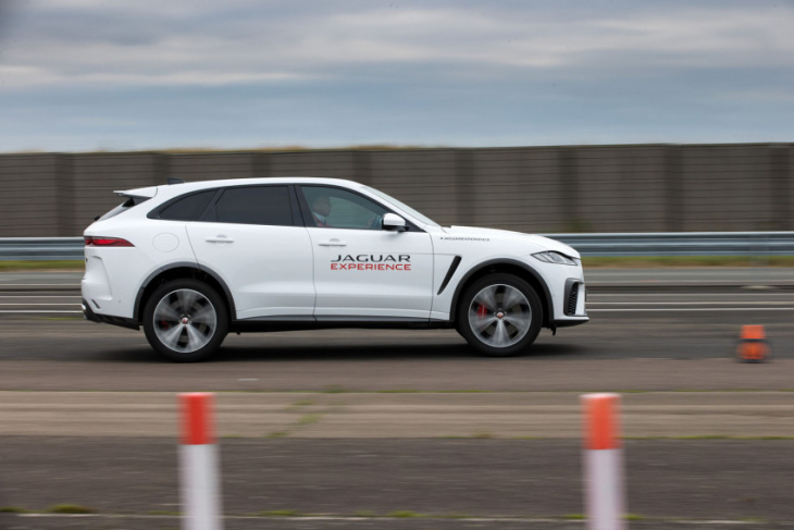 jaguar land rover launches 90-minute driving experience in south africa – how much it costs