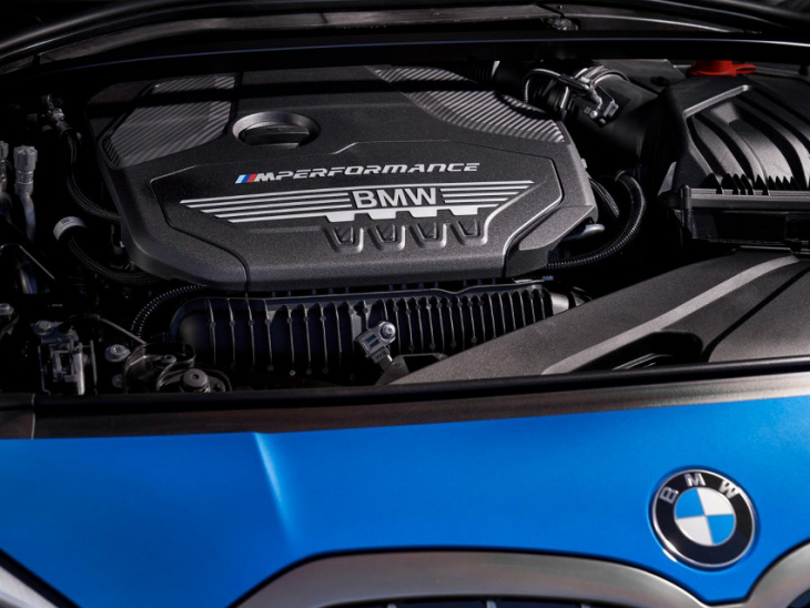 what engine does a bmw 1 series have?