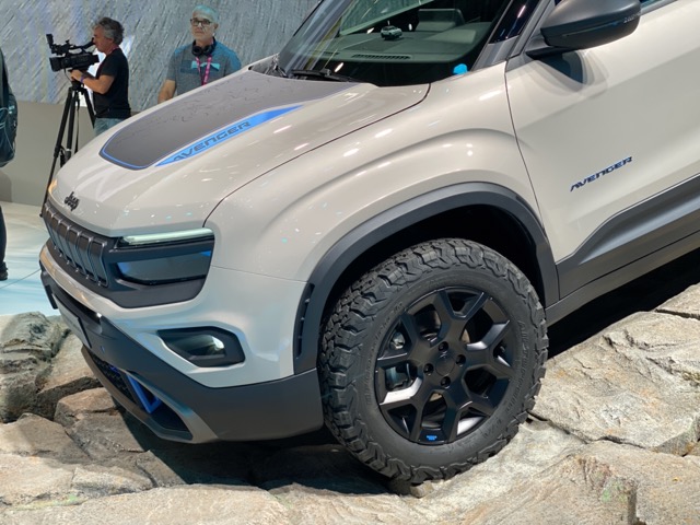 jeep avenger 4x4 concept previews a more capable subcompact crossover