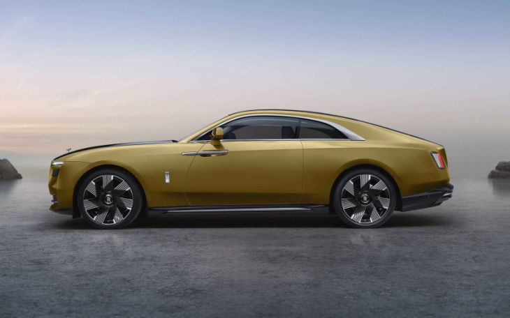 all-electric rolls-royce spectre marks the dawn of the new era