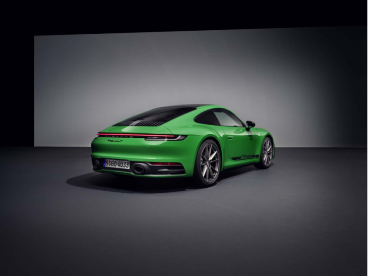 2023 porsche 911 carrera t sheds weight and aims for driving pleasure