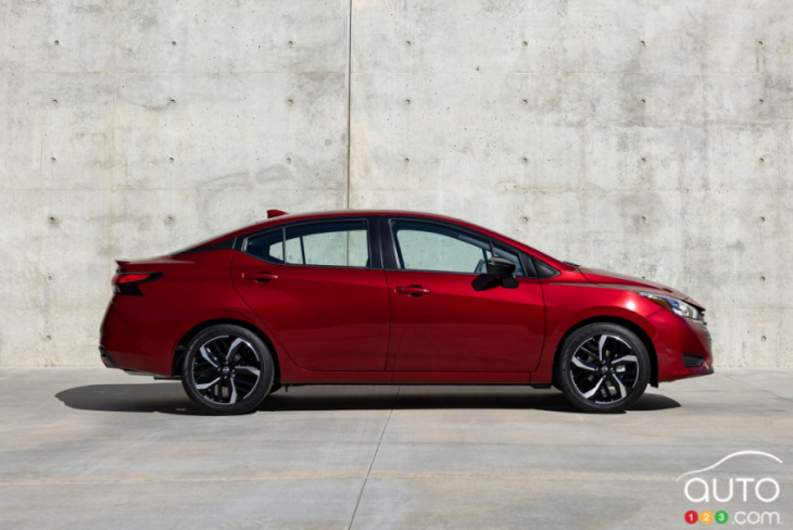 2023 nissan versa: the updated small car is at the miami auto show