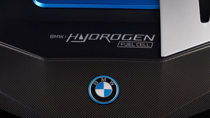 'electric cars aren't the only future': bmw boss says hydrogen is here to stay alongside evs - report