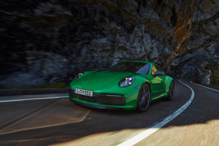 meet the porsche 911 carrera t, the pure sports car for enthusiasts