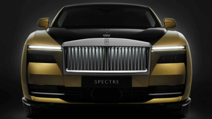 rolls-royce unveils new spectre electric car
