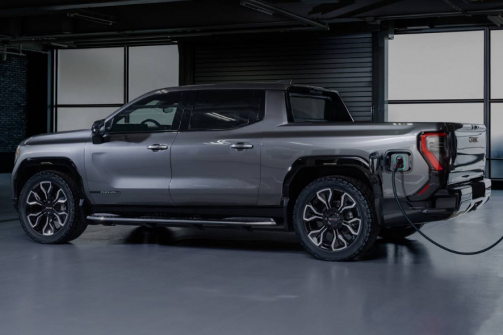 2024 gmc sierra ev joins growing avalanche of ev pickups with denali edition 1