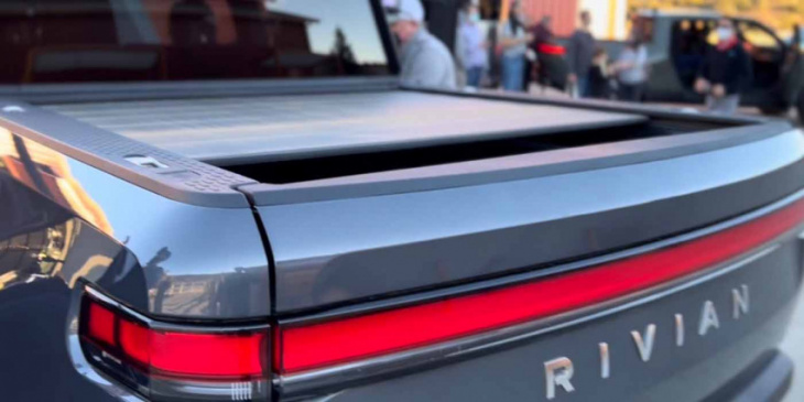 rivian (rivn) tells reservation holders it is halting powered tonneau cover production to redesign it