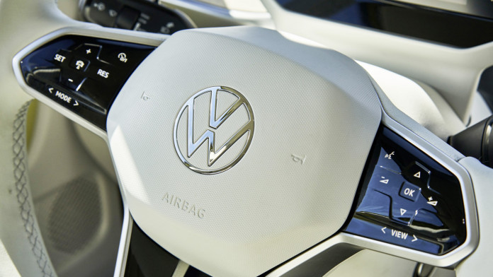 make buttons great again – volkswagen ditches capacitive steering controls for ‘real’ buttons