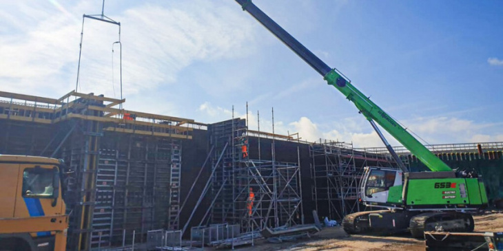 sennebogen presents 50-tonne electric crane