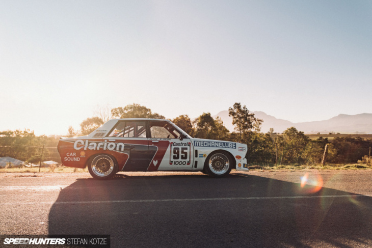 an stanza-shaped tribute to ’80s racing