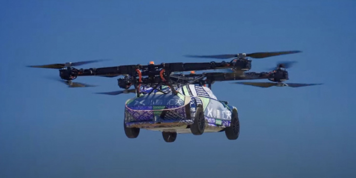check out video footage of xpeng aeroht’s flying car completing its maiden flight