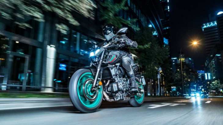 2023 yamaha mt-07 and mt-125 both get new tft displays in europe