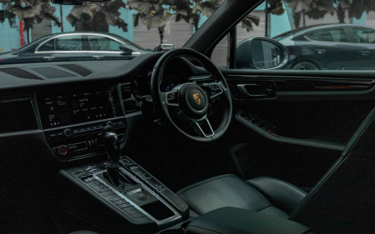 android, motorist car buyer's guide: porsche macan 2.0