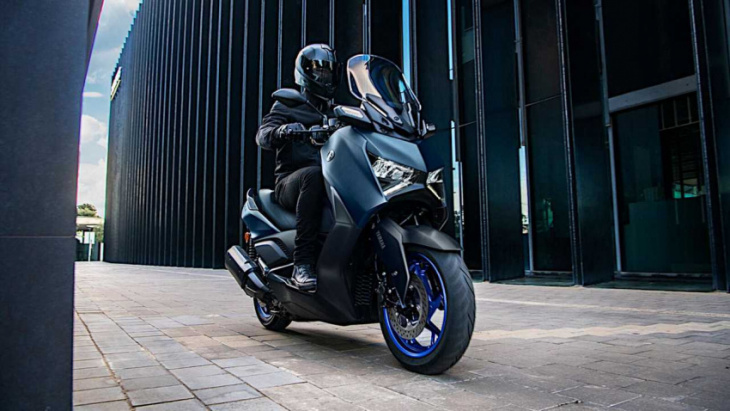 2023 yamaha xmax 300 and 125 get style and tech refresh in europe