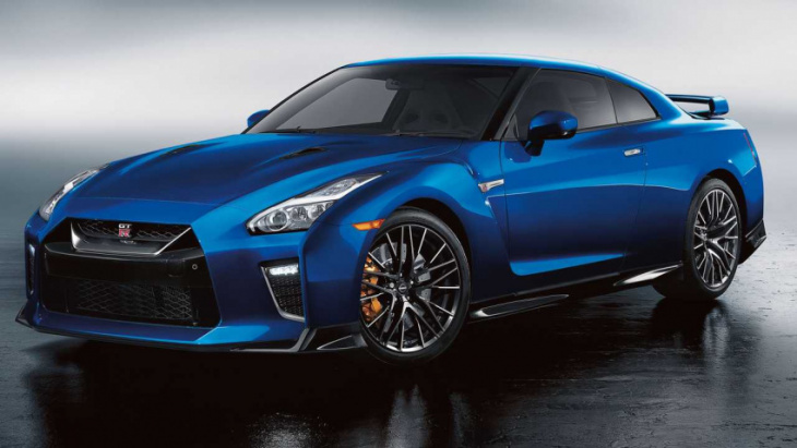 2023 nissan gt-r premieres with $115,435 base price