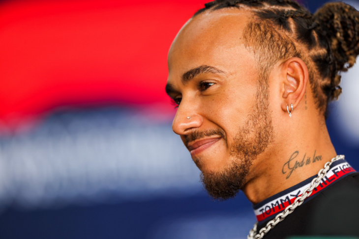 lewis hamilton may have just set timetable for exit from f1