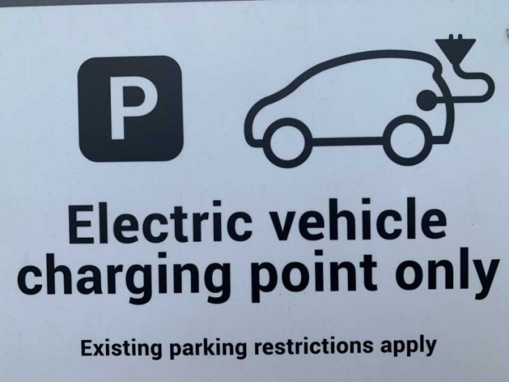 data shows 14% rise in public ev charging prices since june