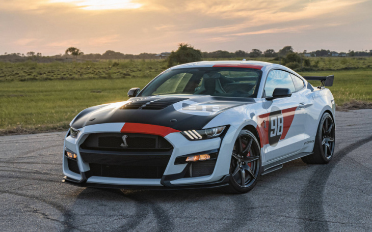 ford mustang shelby gt500 cranked up to 1,204 hp by hennessey