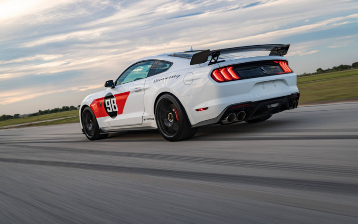 ford mustang shelby gt500 cranked up to 1,204 hp by hennessey
