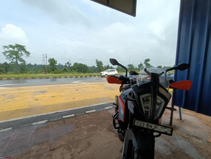 my first long trip on my new ktm 390 adventure & i met with an accident