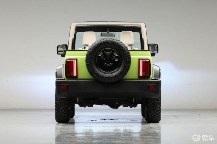 this topless suv is not from the chinese brand tank, but a heavily modified suzuki jimny by a chinese media