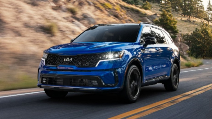 the 2023 kia sorento adds more enticing standard features