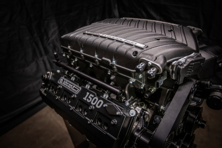 dodge adds 1,100-hp hellephant v-8, hurricane inline-6 to crate engine lineup