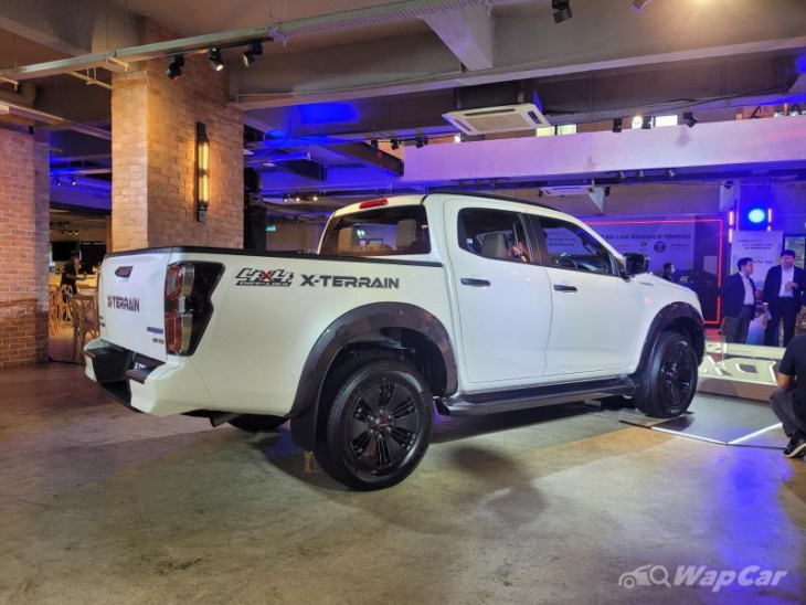 isuzu d-max is catching up to triton and hilux; 7k units sold thus far in 2022, up nearly 2x since last year