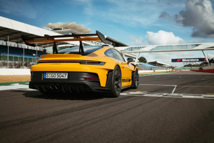 2023 porsche 911 gt3 rs first drive review : the force awakens