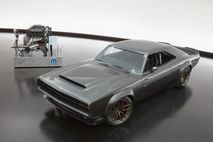 dodge shows crate huricanes and hellephants at sema