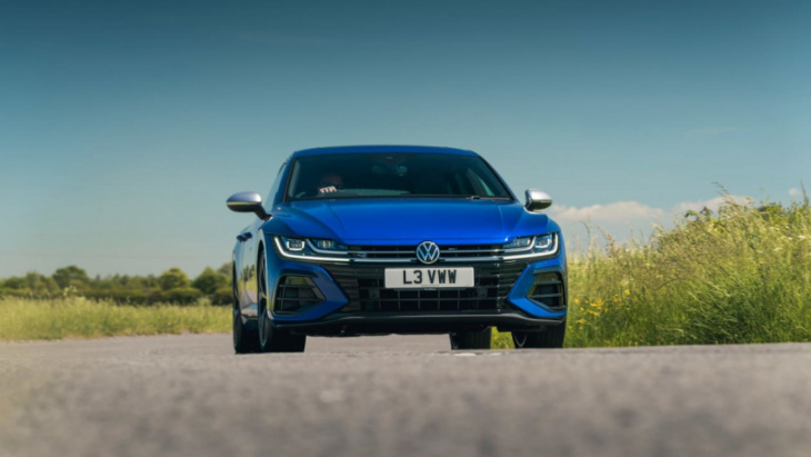 volkswagen arteon r 2022 review – is it as appealing as the bmw m340i?