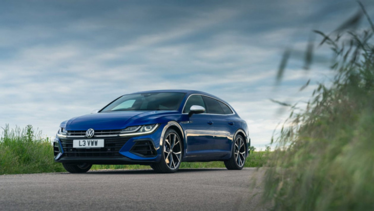 volkswagen arteon r 2022 review – is it as appealing as the bmw m340i?