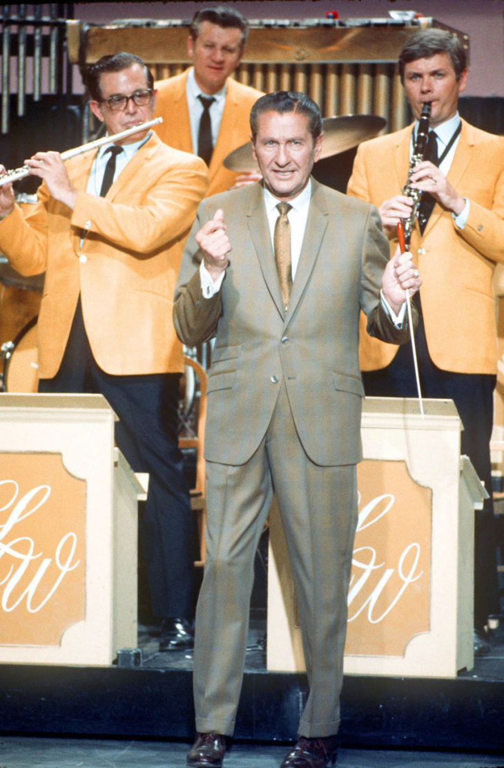 wunnerful, wunnerful: racer tony stewart won't say no to lawrence welk on race day