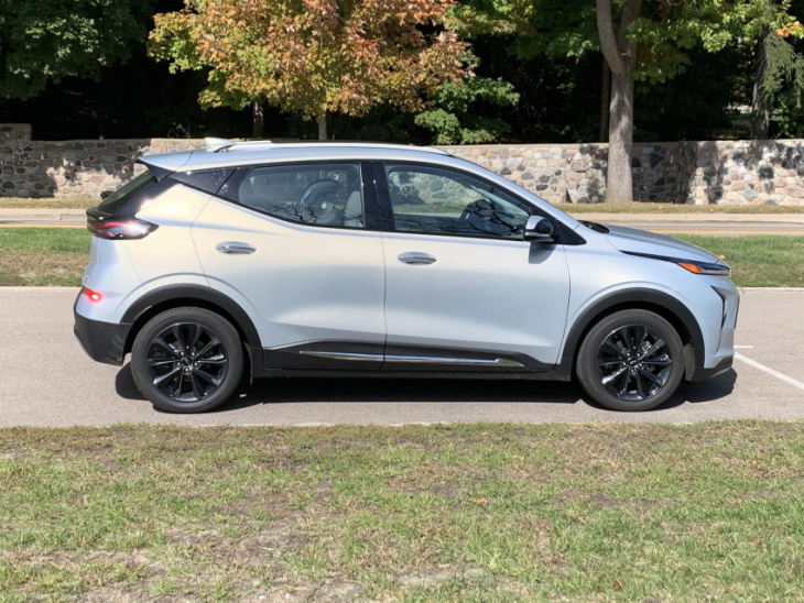android, 2022 chevrolet bolt euv review: the cheap electric car you need