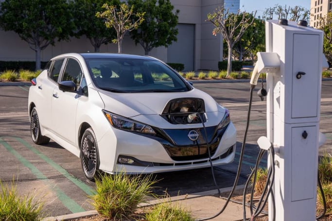 why evs are more energy efficient than combustion cars even if they're powered by coal