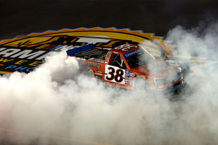 finally! zane smith wins nascar camping world truck series championship in overtime